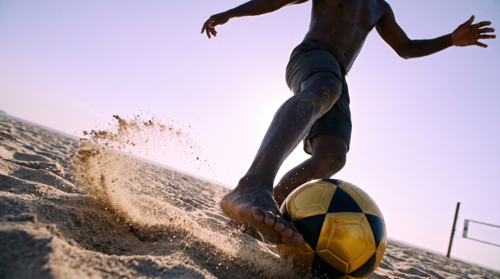 Detalhe conceitual de gesto esportivo na areia